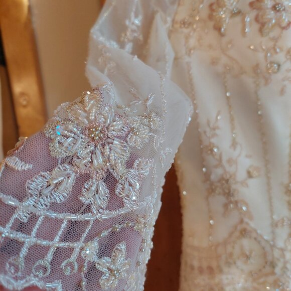 Casablanca Bridal Regal Romance Ivory beaded Sq neck mermaid Dress - Picture 8 of 17